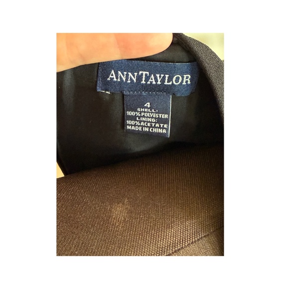 Ann Taylor V-neck Sheath Dress - Black - Size 4 - Picture 4 of 4